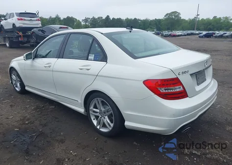 2012 Mercedes-Benz C 300 Luxury 4Matic/Sport 4Matic из США, поврежденный, VIN WDDGF8BB4CR214277